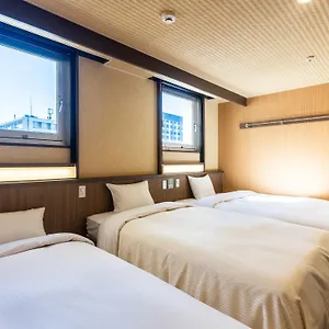 Crown 3*, Nagoya Japón